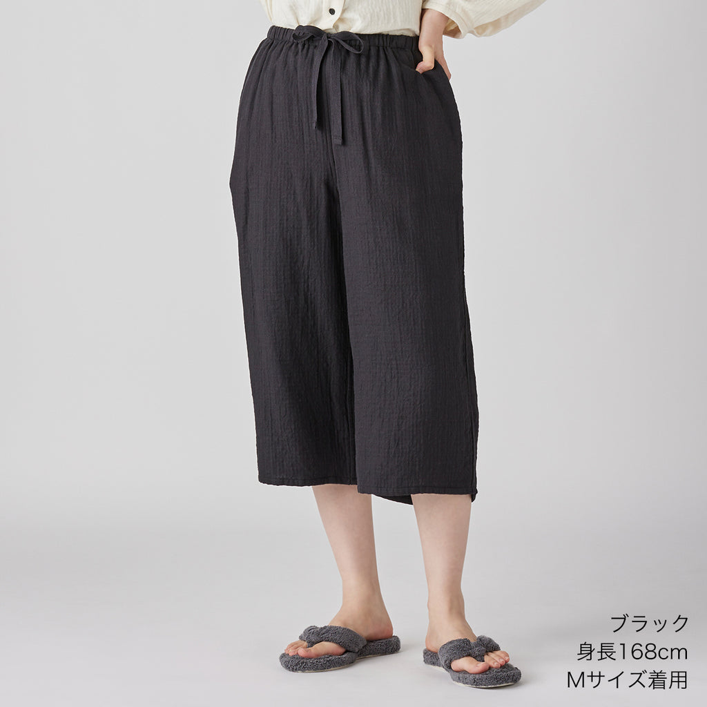 Marshmallow Gauze cropped pants in Black