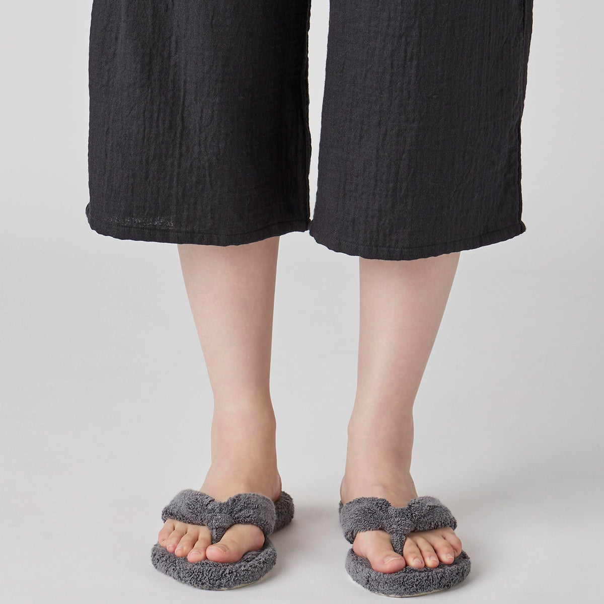 Marshmallow Gauze cropped pants in Black