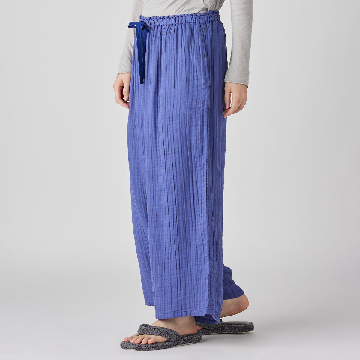 Crepe Gauze wide pants in Blue