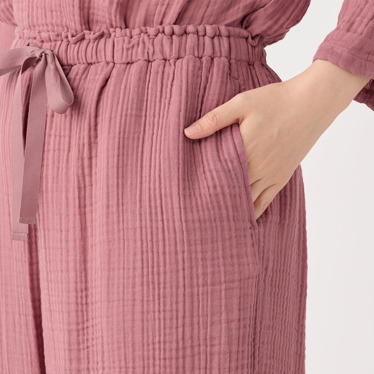 Crepe Gauze wide pants in Pink