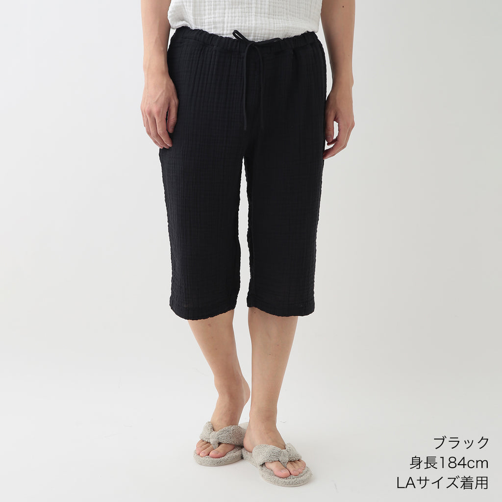 Crepe Gauze mid-length shorts in Black