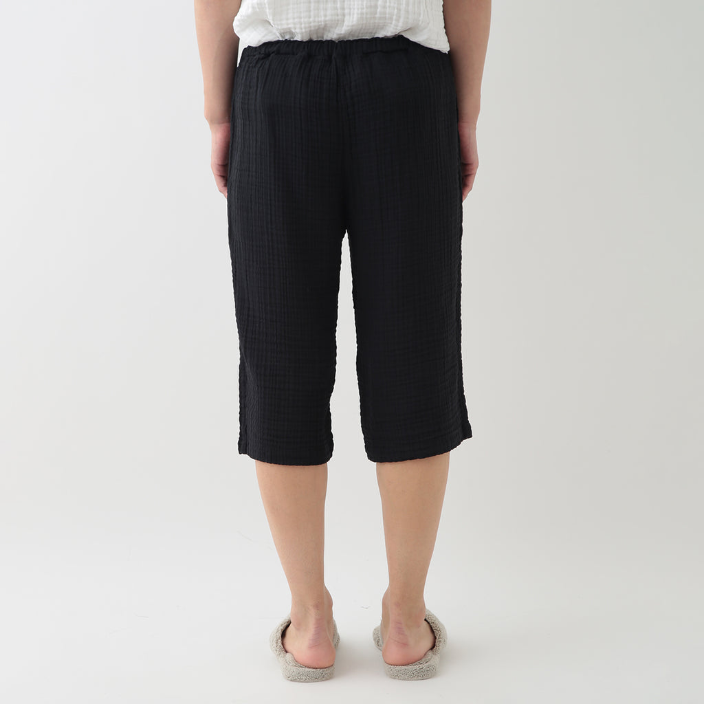 Crepe Gauze mid-length shorts in Black