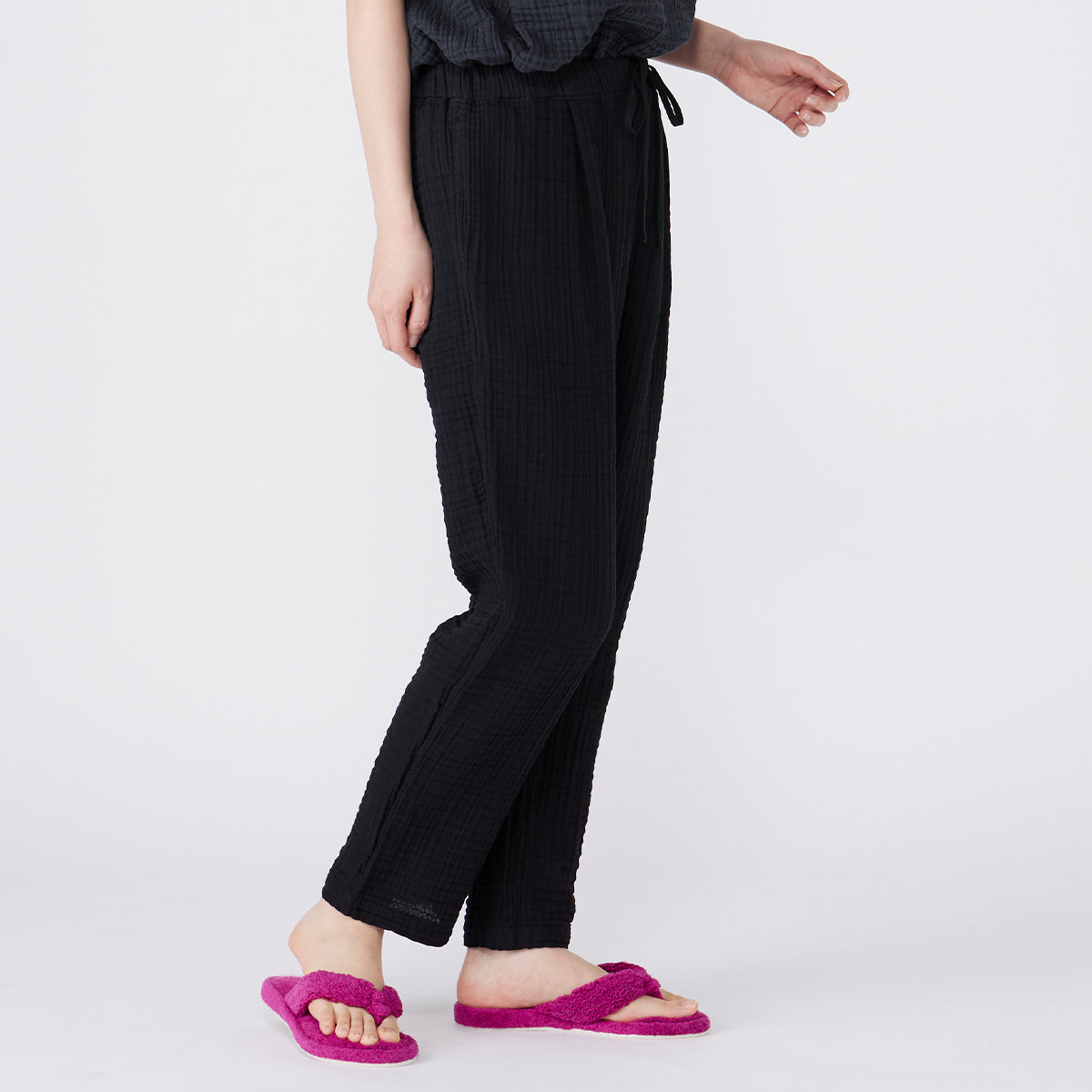 Crepe Gauze pants in Black