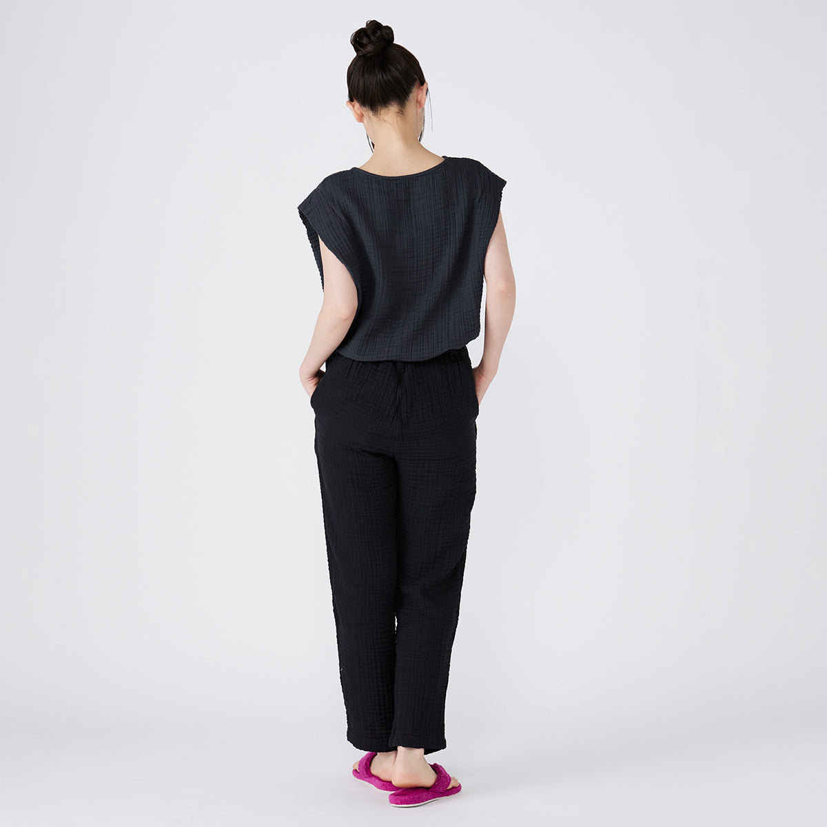 Crepe Gauze pants in Black
