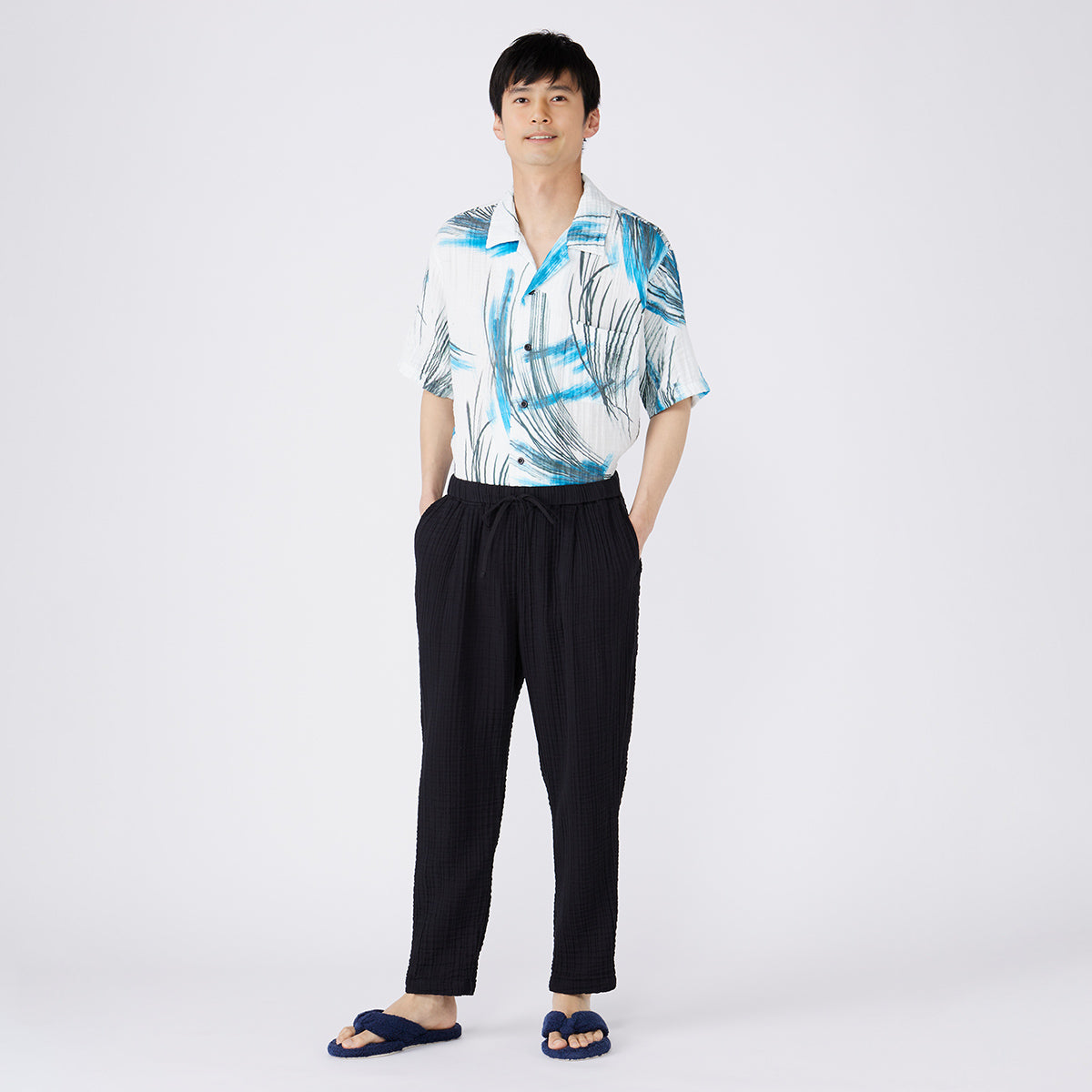 Crepe Gauze pants in Black