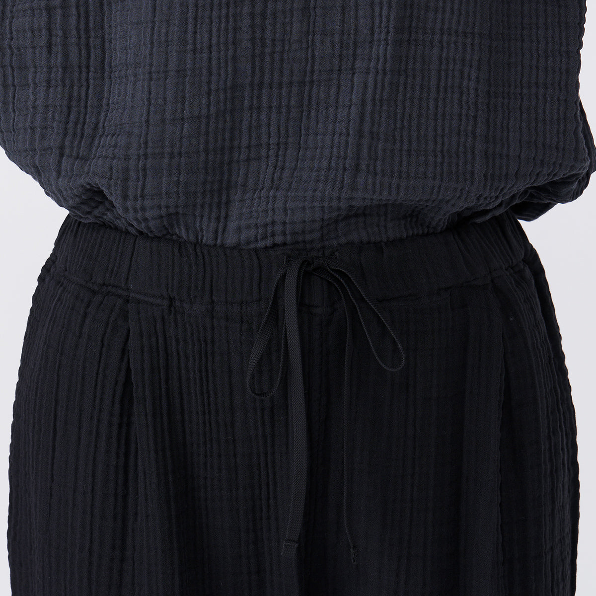 Crepe Gauze pants in Black