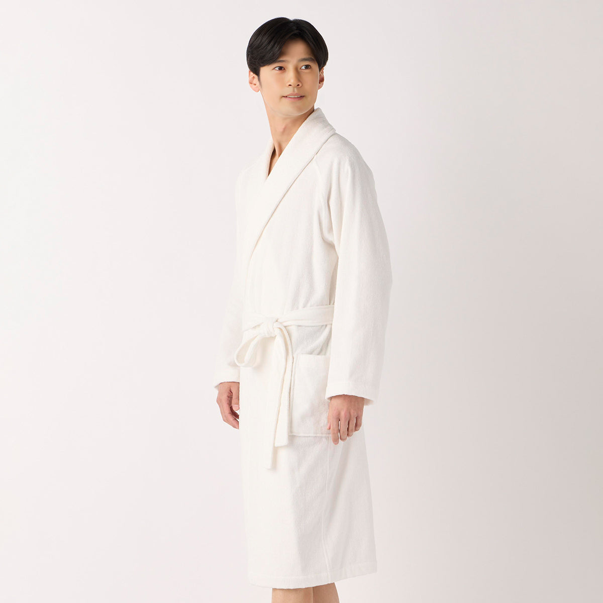 Lightweight Yarn bath robe in White