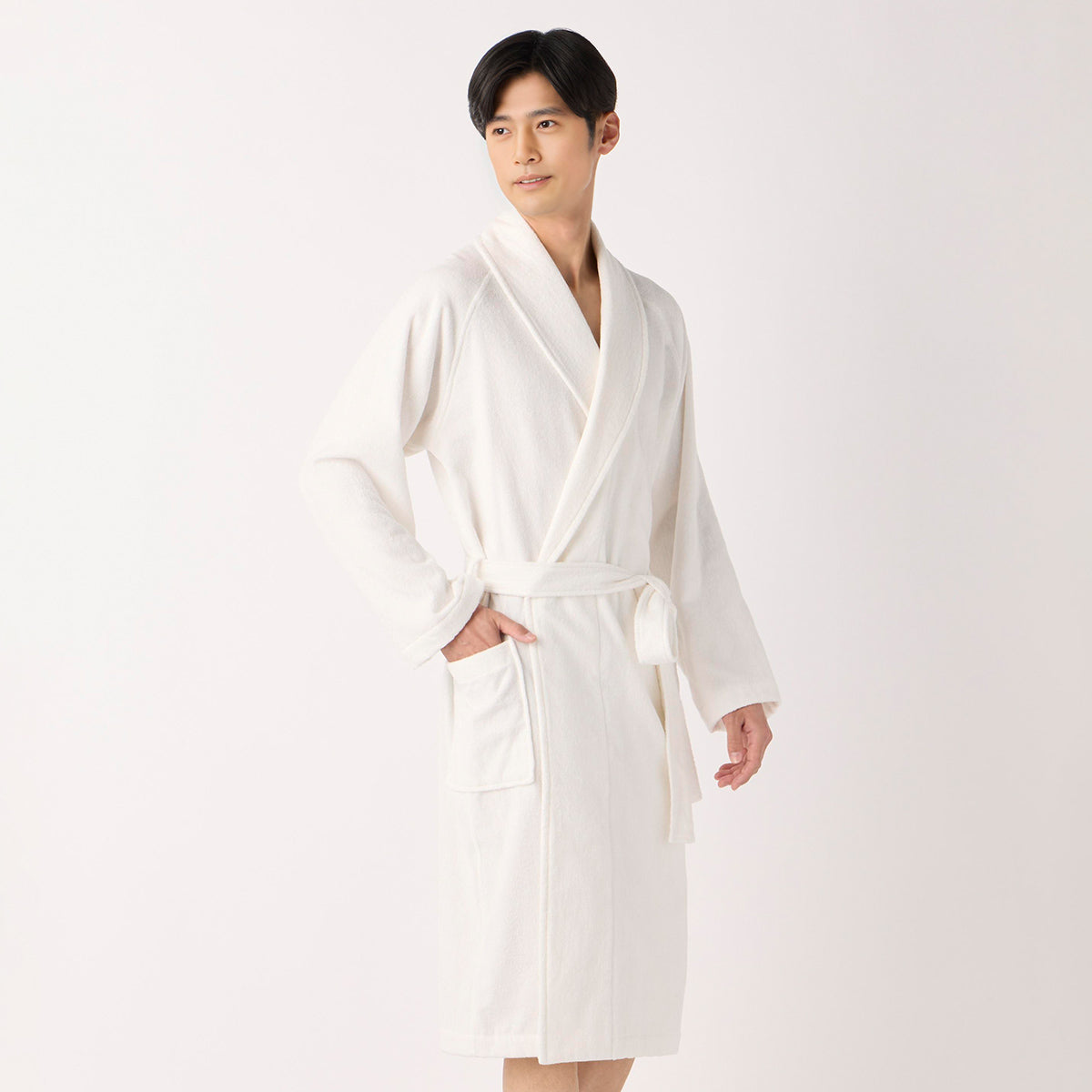 Lightweight Yarn bath robe in White