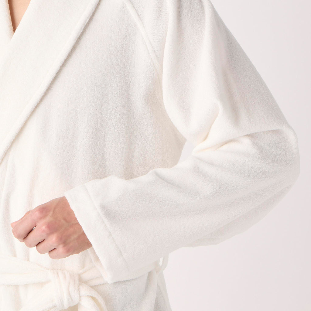 Lightweight Yarn bath robe in White