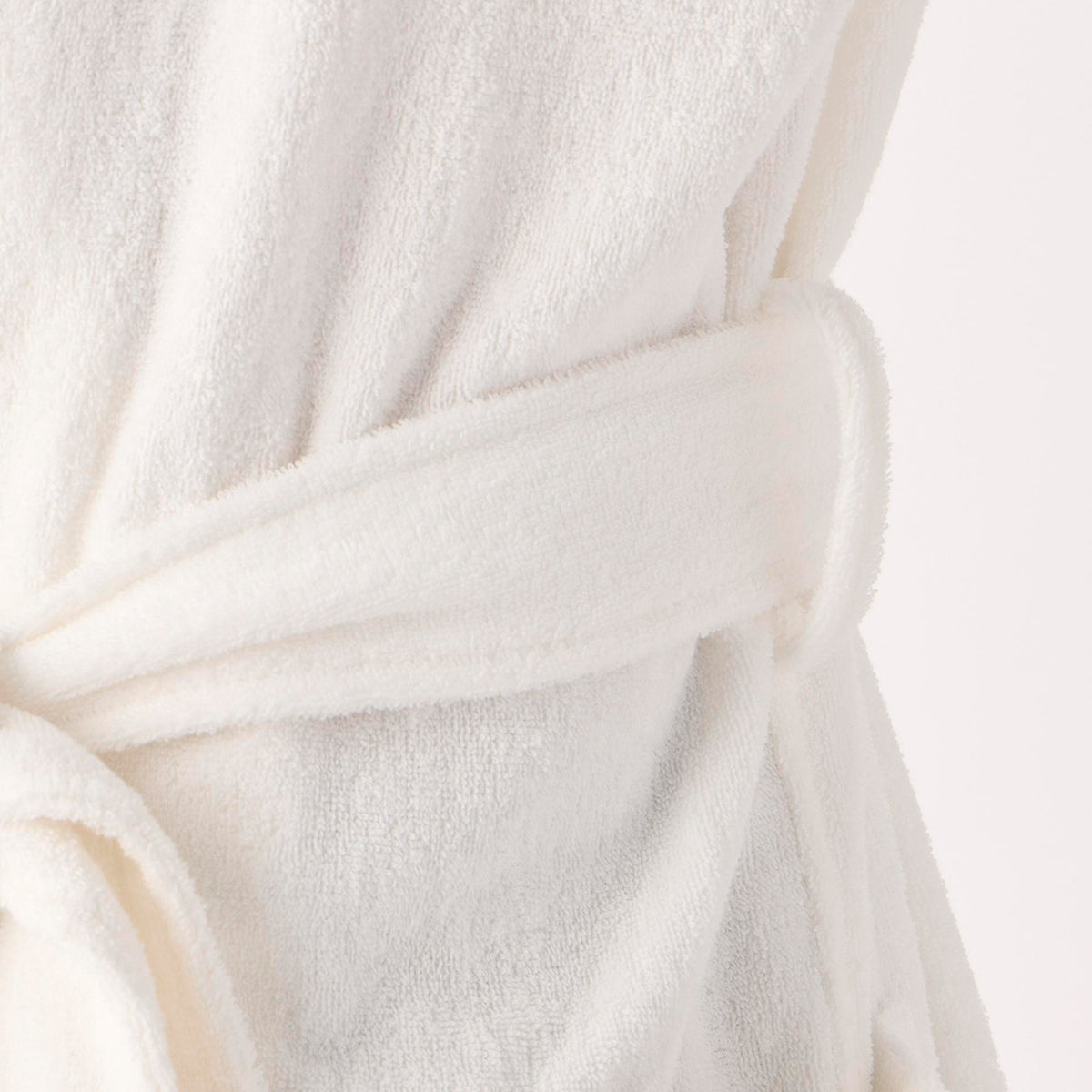 Lightweight Yarn bath robe in White