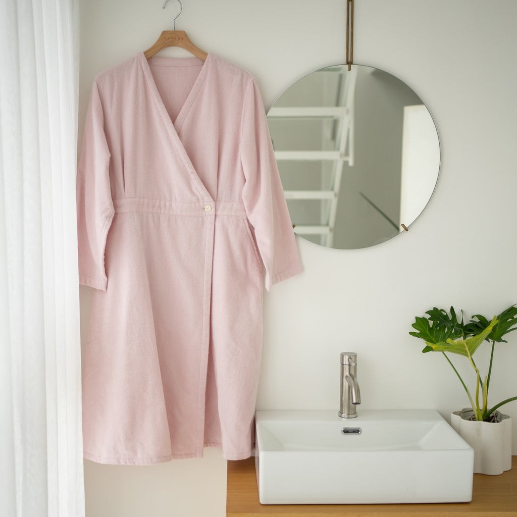 Airy Touch bath robe in Pink