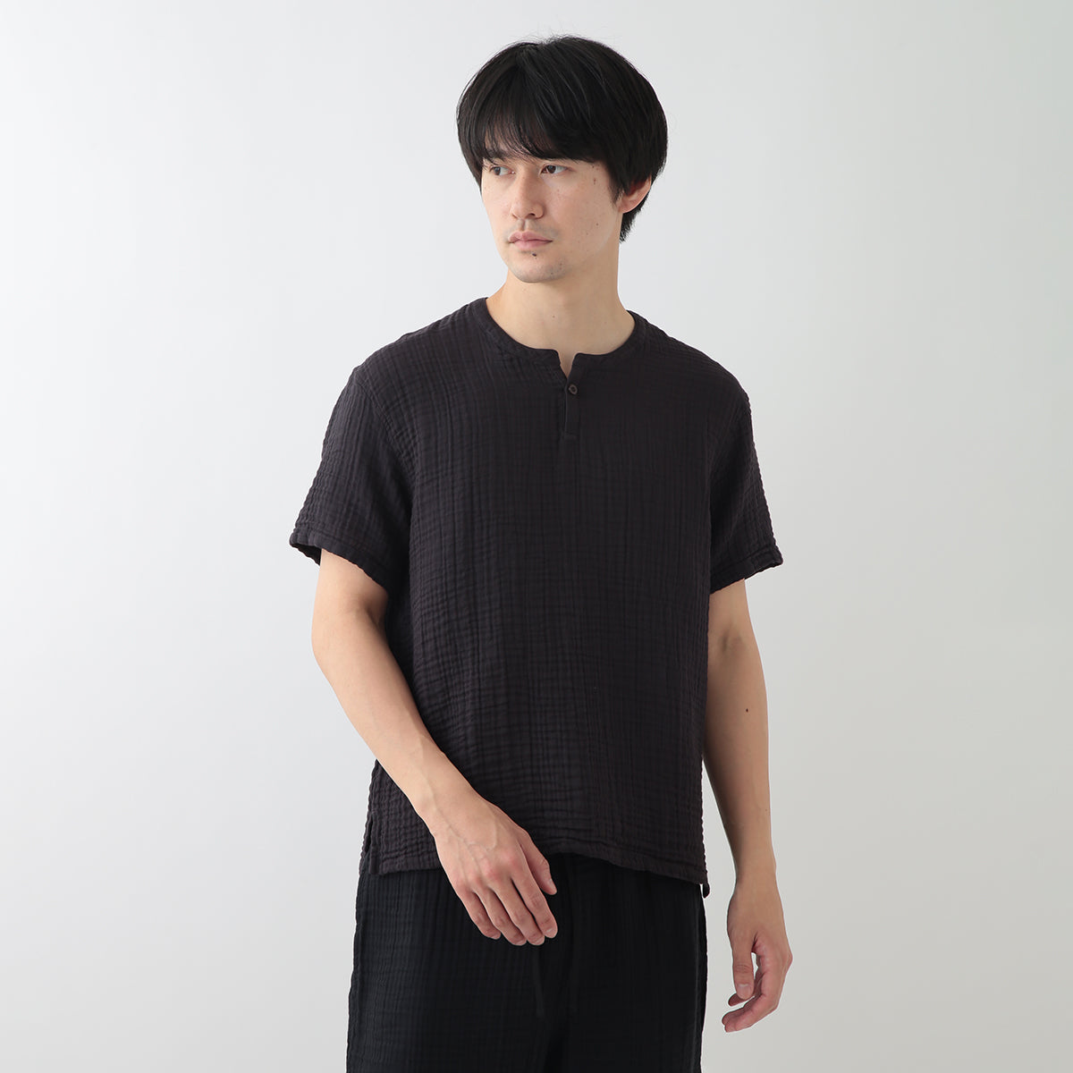 Crepe Gauze t-shirt in Black