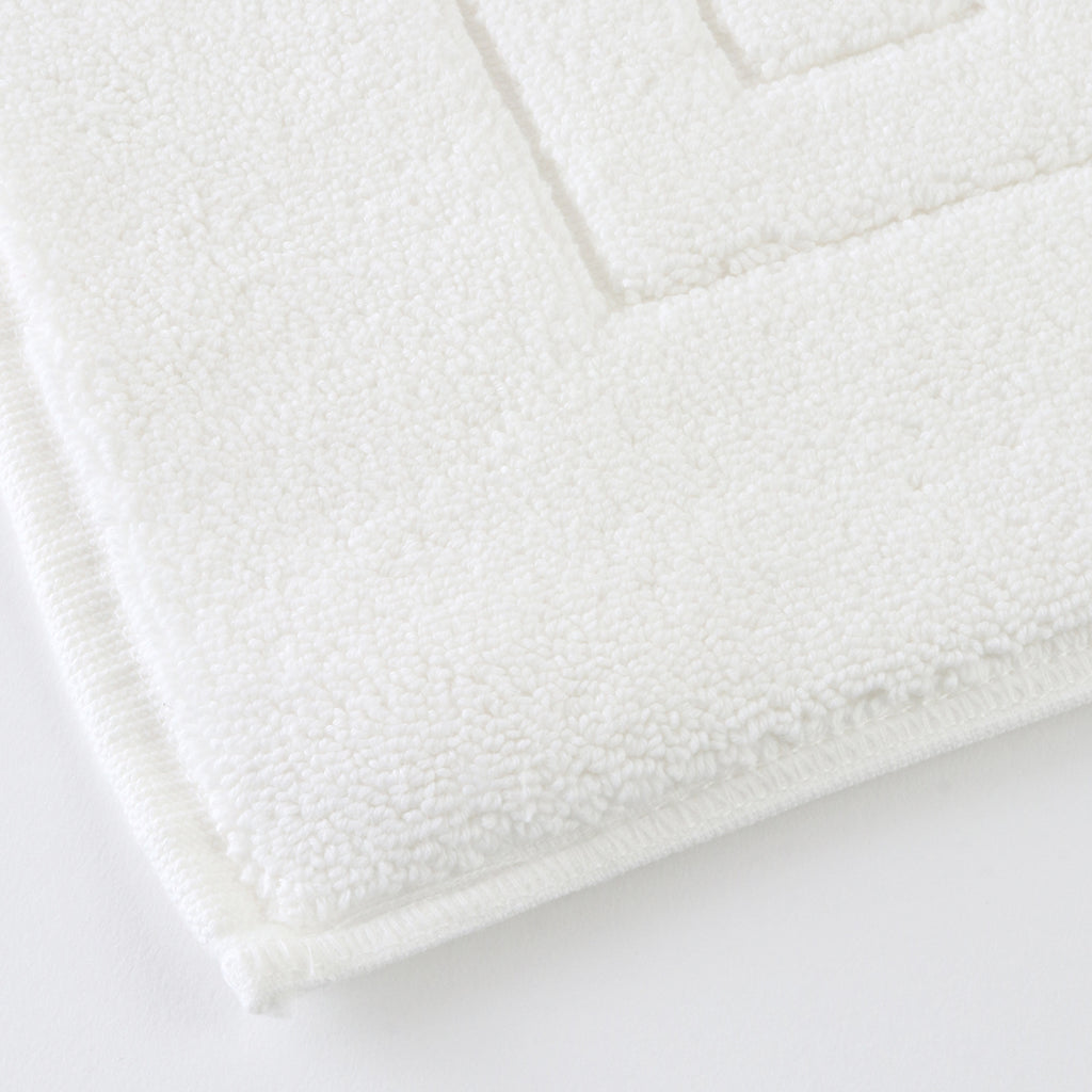 Merveille towel mat in White