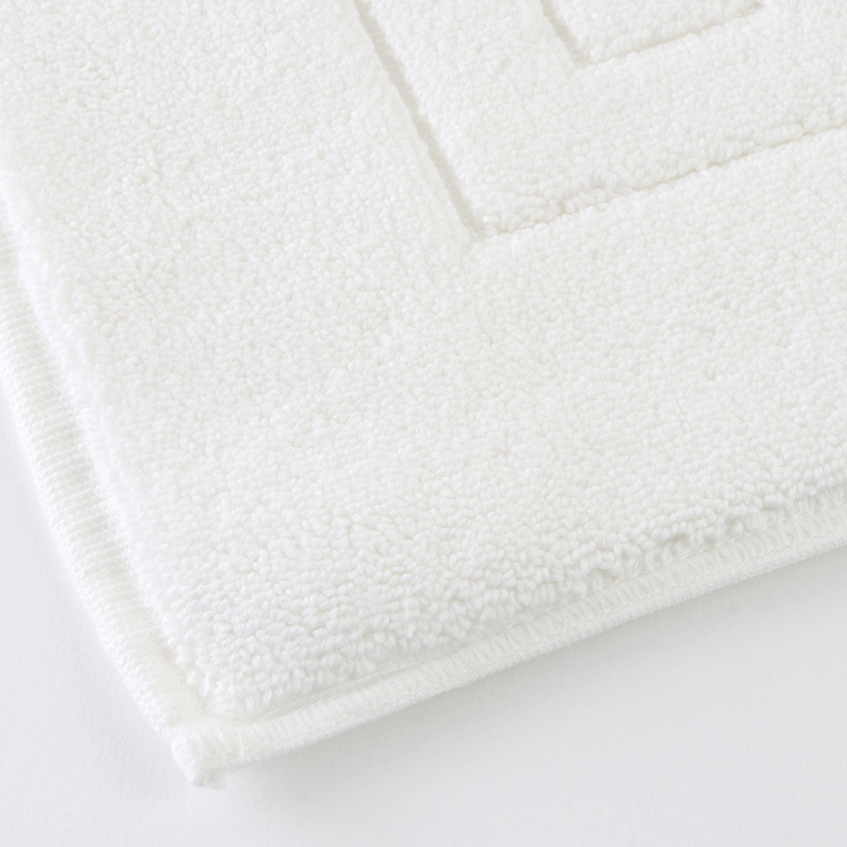 Merveille towel mat in White