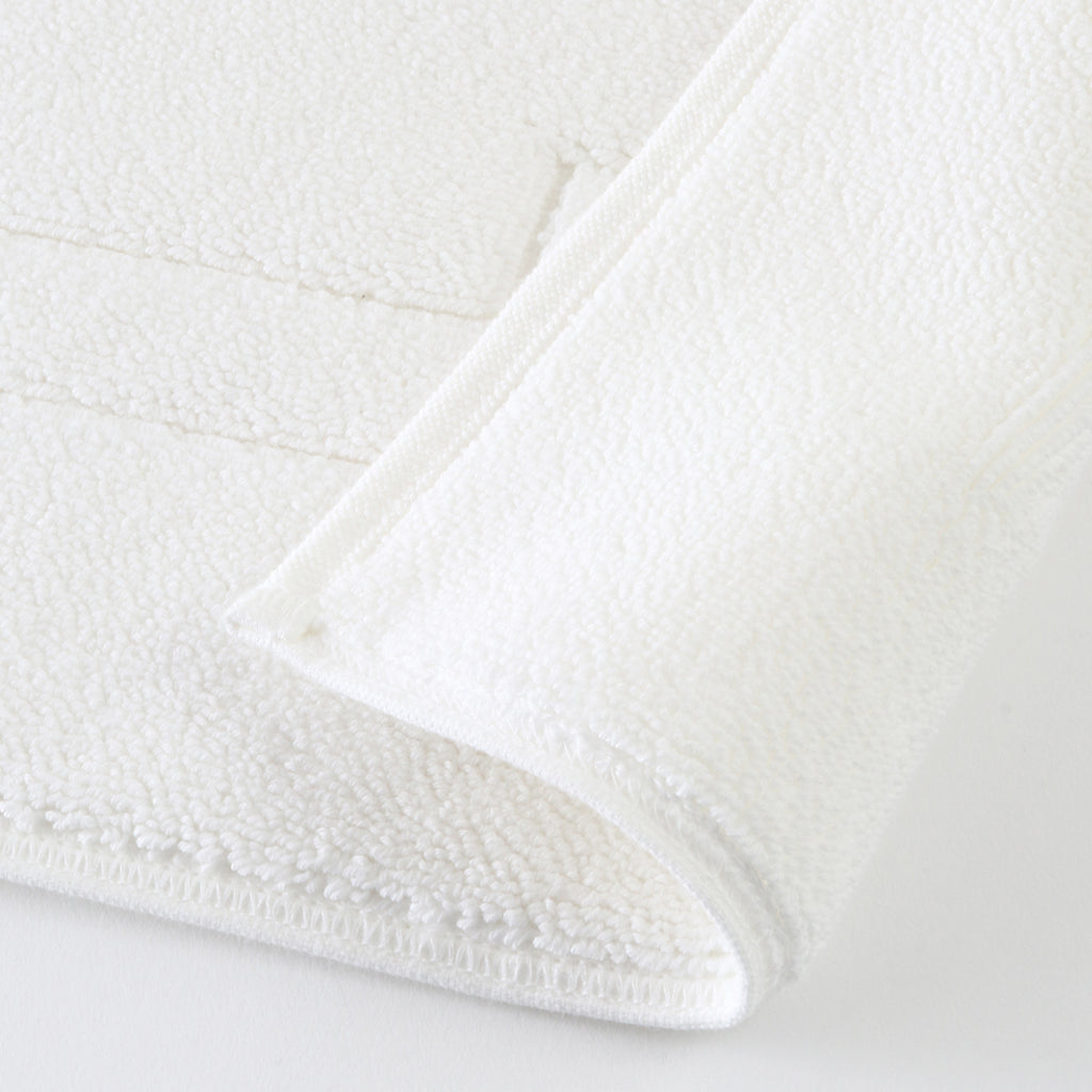Merveille towel mat in White