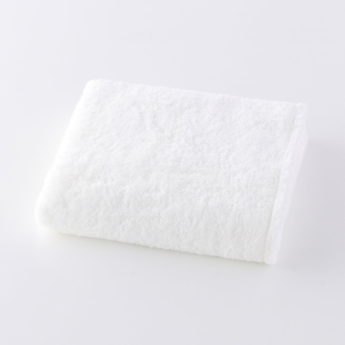Shiho small bath towel in White