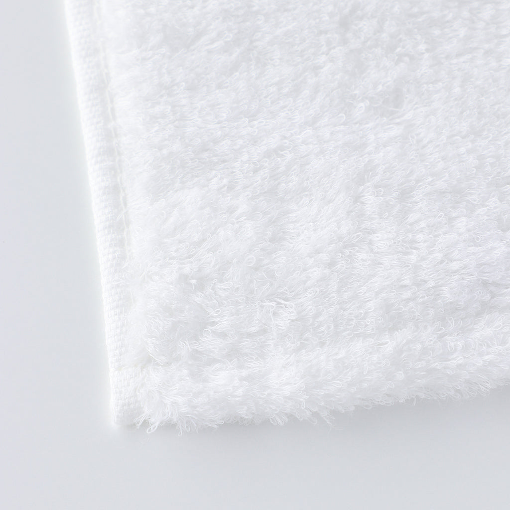 Shiho small bath towel in White