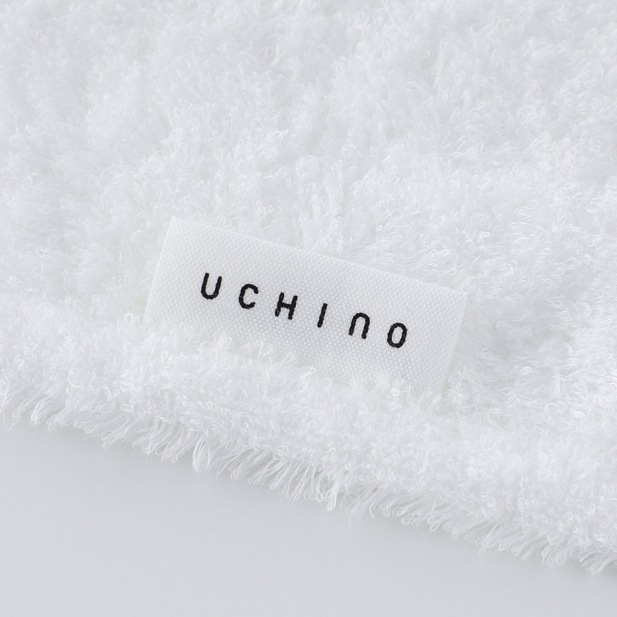 Shiho small bath towel in White