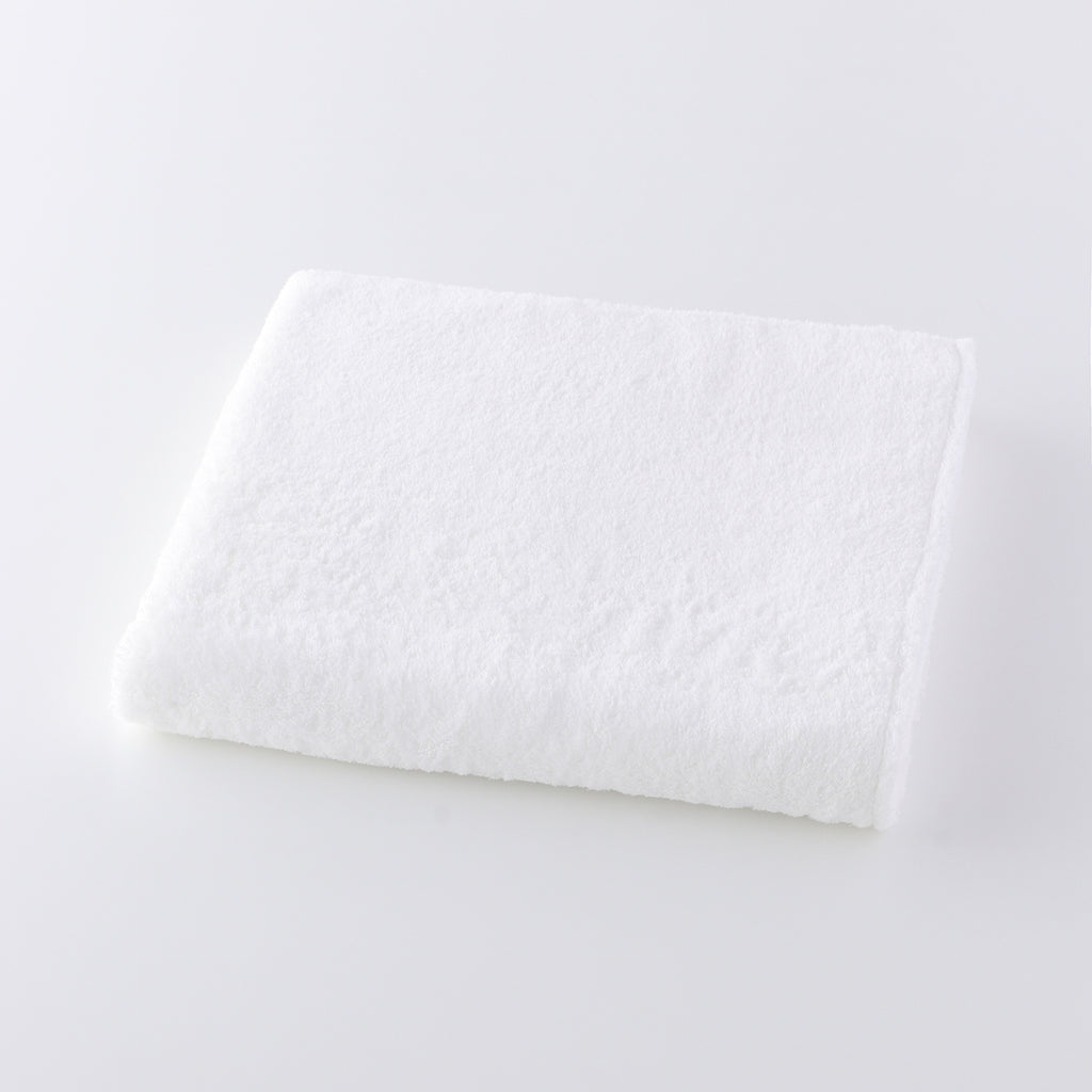 Shiho bath towel in White