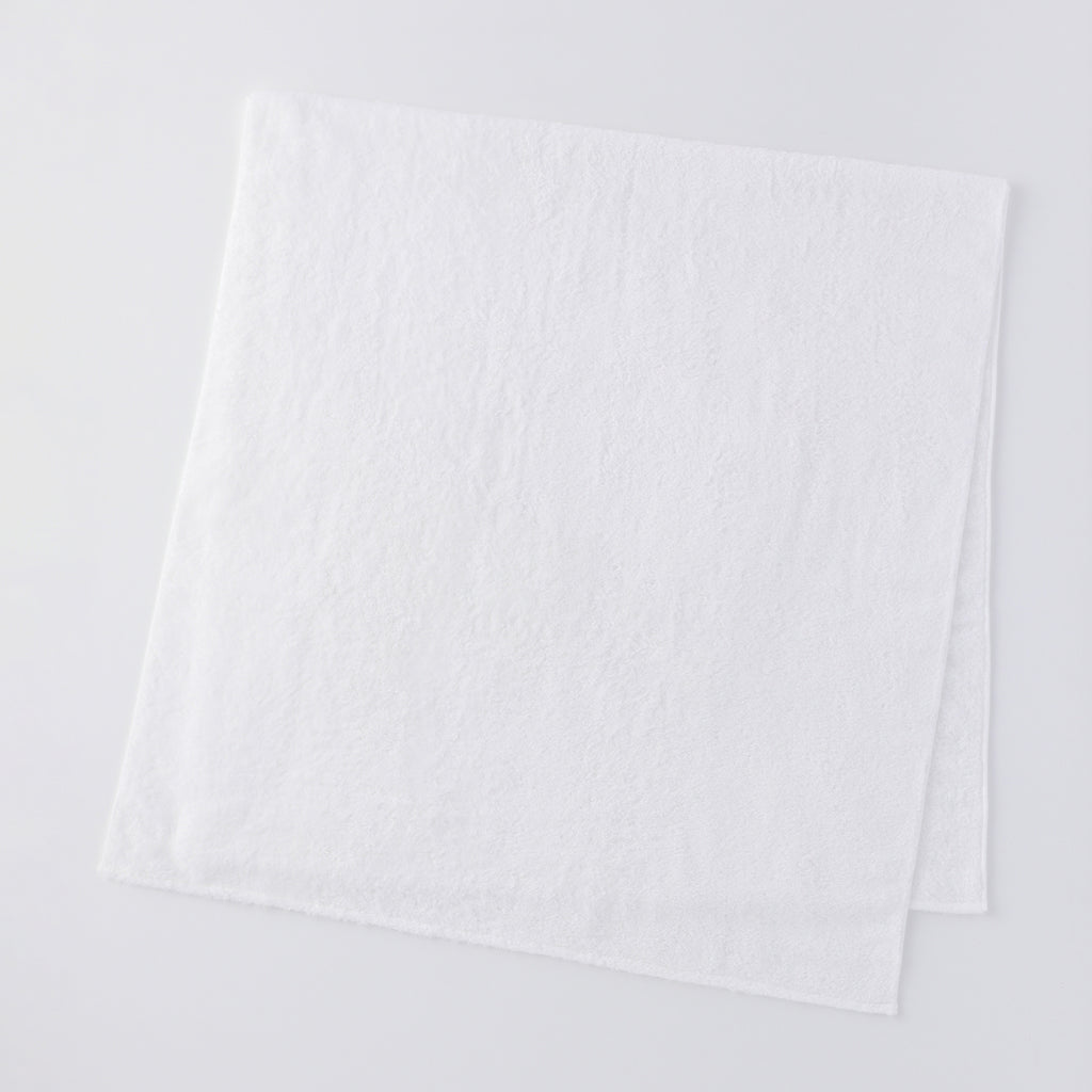 Shiho bath towel in White
