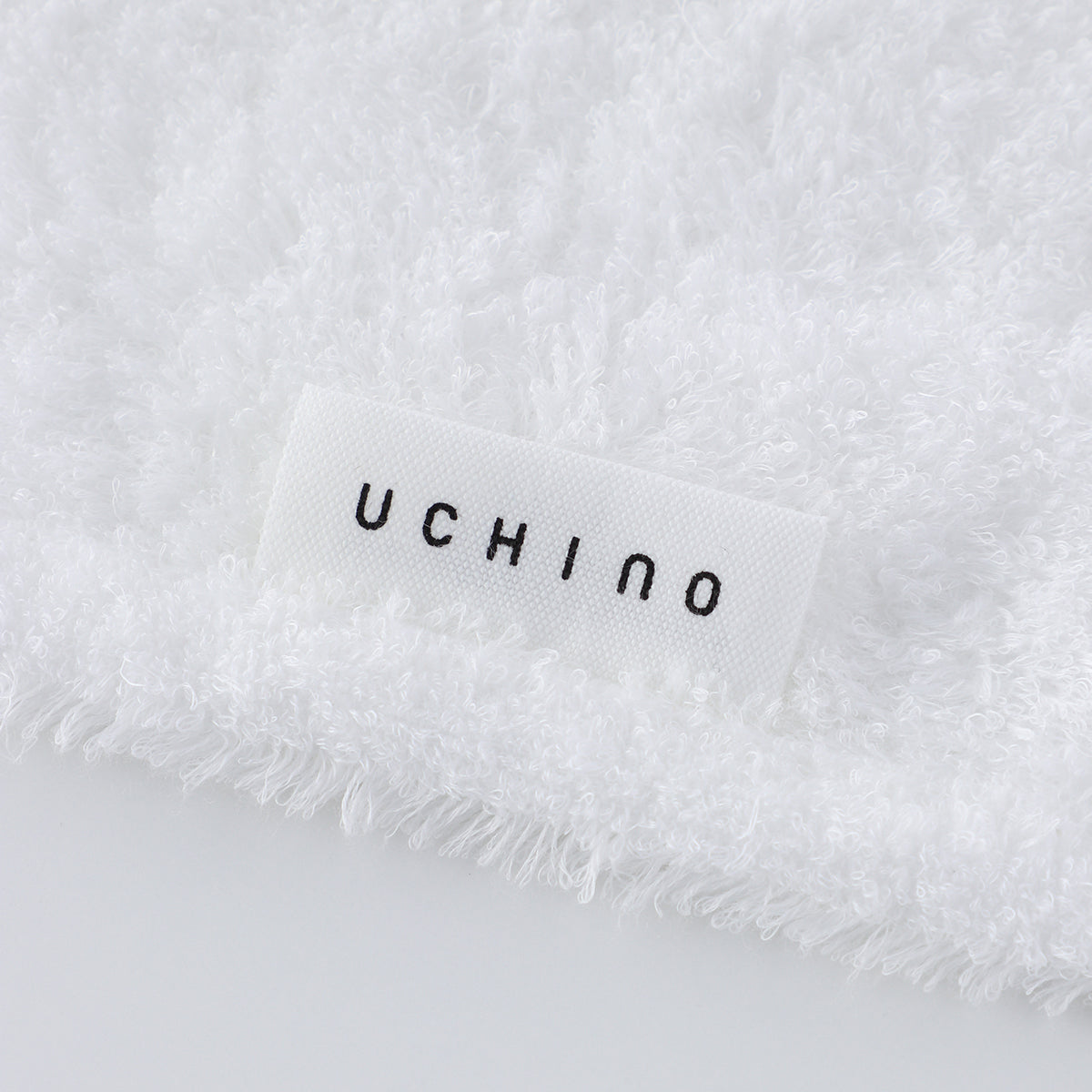 Shiho bath towel in White